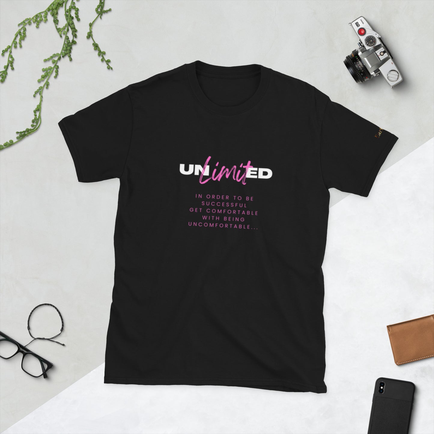 "Unlimited" Short-Sleeve black Tee-Shirt (pink design)