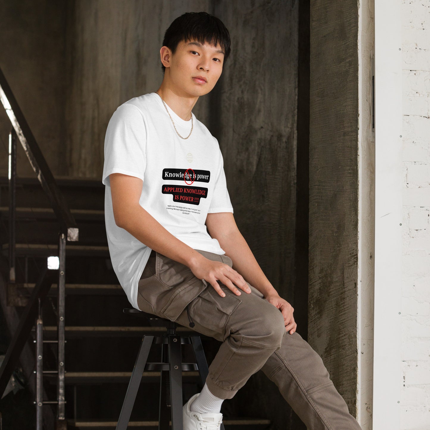 "Knowledge is power" white Short-Sleeve Tee-Shirt (red design)