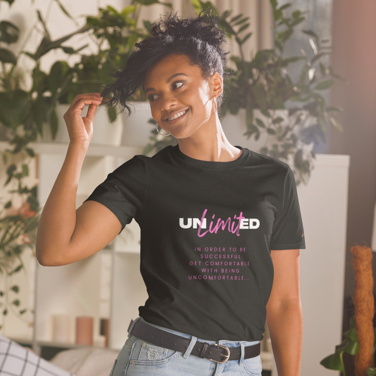 "Unlimited" Short-Sleeve black Tee-Shirt (pink design)